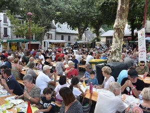 "Donner l'opportunité aux producteurs locaux de se faire connaître" : en Aveyron, la saison des marchés de producteurs de pays est lancée