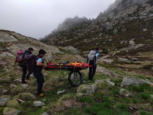 Un randonneur fait une grave chute dans les Pyrénées : privés d'hélicoptère, les secours procèdent à un sauvetage insolite