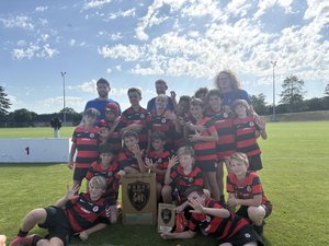 Comme un signe avant les grands ? Les jeunes du Stade Toulousain s'adjuge le bouclier de la Rodez Rugby cup