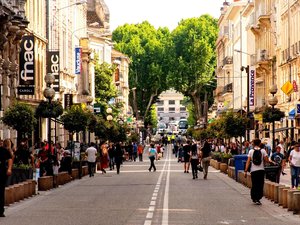 Naissances en baisse, décès en hausse... À partir de quand la population va-t-elle baisser en France ?