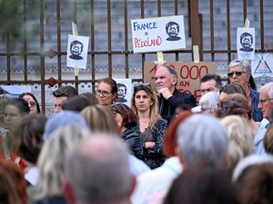 Mort de Lyhanna : la mobilisation rassemble plus de 300 personnes devant le tribunal de Rodez, 300 personnes aussi à Millau