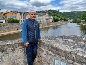 "On aura une équipe surprise" : l'ancien international aveyronnais et champion olympique, Guy Lacombe, livre son analyse sur la Coupe du monde de football