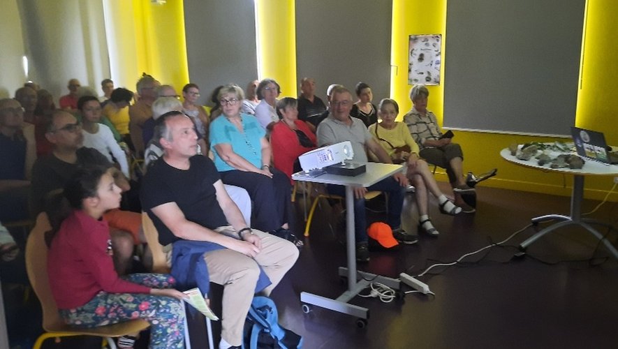 Decazeville. Nearly 50 people for the conference on the Carboniferous