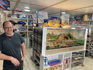 "Les gens ne s'imaginent pas le temps passé à réparer ou à monter" : un nouvel envol pour Rodez Maquettes