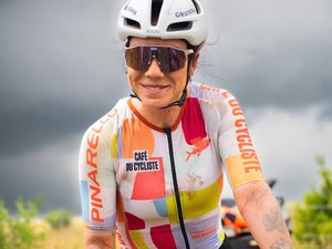 "J'ai passé deux heures à m'excuser d'être là" : le ras-le-bol d'Axelle Dubau-Prévôt sur la place du cyclisme féminin au Wish One grave race à Millau