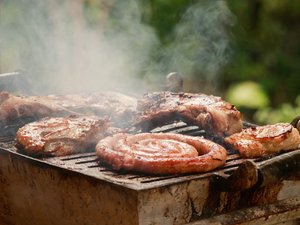 Pour les grillades et les barbecues, on ne va pas manquer de viande dans ces villes de l'Aveyron et d'Occitanie