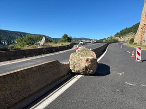 Éboulement à Millau : un rocher s'écrase sur la route en direction de La Cavalerie