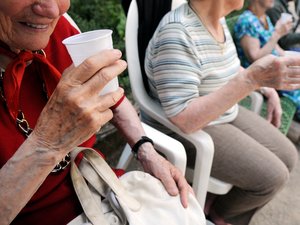"On a une graduation par ordre de priorité" : face à la canicule, à Rodez, comme partout en Aveyron, les Centres communaux d'actions sociaux accroissent leur vigilance auprès des seniors