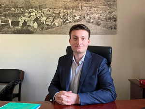 Salle associative, city stade, voirie, maison d'assistantes maternelles... Cent jours après avoir été élu maire de Marcillac-Vallon, Léon Thébault lance les premiers grands chantiers