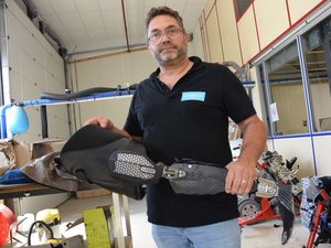 "On ajuste, on adapte" : à Sévérac-d'Aveyron, l'orthopédie a elle aussi ses artisans