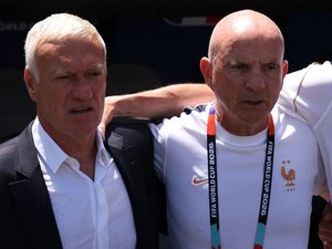 France - Norvège, sans Didier Deschamps : "Je vais m'efforcer de me montrer digne de sa confiance", les mots de Guy Stéphan, qui prend temporairement les rênes des Bleus