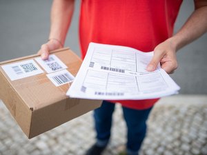 "Notre objectif c'était de pousser l'Europe à prendre des mesures" : la taxe française de 2 ¬ sur les petits colis "suspendue" dès mercredi 1er juillet