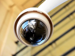 "C'est une priorité" pour la nouvelle municipalité : la vidéoprotection et l'armement de la police font débat dans cette commune de l'Aveyron