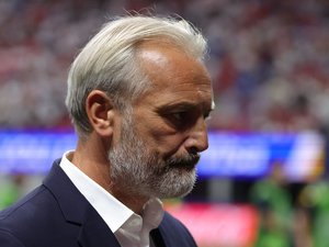 "Nous vous annonçons que le coach a perdu son père" : un fin de conférence de presse lunaire pour le sélectionneur de la RD Congo, Sébastien Desabre