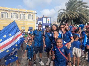La ferveur des Cap-Verdiens pour le football dans l'oeil du Sud-Aveyronnais Nicolas Arnal