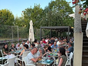 "C'est avec ma mamie que j'ai appris à faire les crêpes" : la Maison au toit vert fait éclore "Chez Lucienne" à Espalion