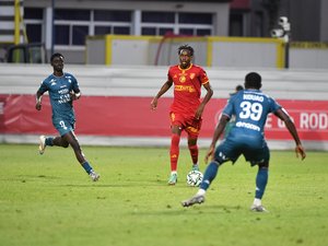 Football - transfert : l'ancien Ruthénois Stone Mambo prend la direction de l'Arménie