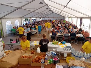 En plus d'un gâteau à la broche de 12 mètres, la fête de Capelle a battu un autre record lors de son incontournable petit-déjeuner !