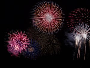 Canicule, sécheresse et "risque d'incendies très sévère" : après l'annulation du rallye du Rouergue, en Aveyron, la préfecture interdit désormais les feux d'artifice