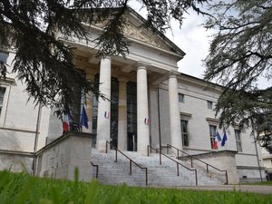 "Kévin m'a demandé d'envoyer mes fesses" : l'Aveyronnais récidive dans la demande de photos à une mineure, il retourne en prison
