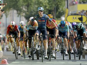 VIDÉO. Tour de France 2026, étape 7 : le Belge Tim Merlier s'impose au sprint, journée tranquille pour le maillot jaune