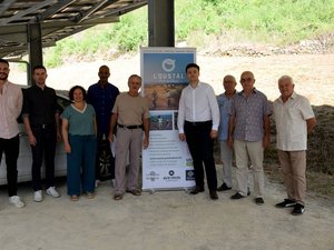 "Ce projet peut servir d'exemple" : ombrières, panneaux solaires, véhicules électriques, autoconsommation... À Pont-les-Bains, le complexe hôtelier de l'Oustal assure sa transition énergétique
