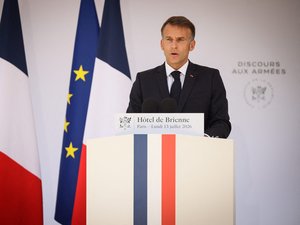 "Au prix du sang s'il le faut" : Macron salue le "réveil stratégique" des Européens, prêts à se défendre