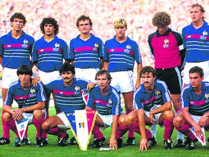 Un sportif, un événement. Guy Lacombe, en or, avec l'équipe de France de football, aux JO de 1984 : "Là, La Marseillaise me donne encore des frissons"