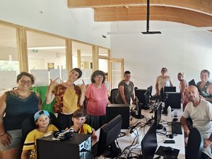Marcillac-Vallon. Un don d’ordinateurs reconditionnés et des ateliers pour renforcer l’inclusion digitale