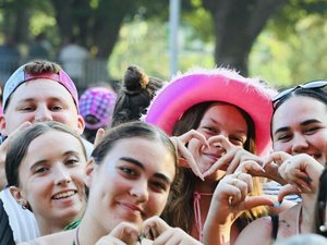 VIDÉO. "C'était affolant de voir ça !" : les bénévoles, chevilles ouvrières du F'Estivada, livrent face caméra leurs souvenirs et anecdotes