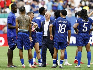 Coupe du monde 2026 : une dernière sortie ébouriffante qui "n'entache pas la légende de Deschamps"