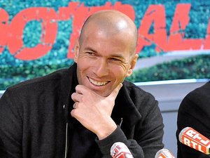 "Bien sûr, c'est un rêve, j'ai hâte" : l'heure de Zinedine Zidane à la tête de l'équipe de France approche