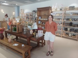 "En laissant le téléphone de côté", "Aubéria l'atelier" fait la part belle aux créateurs locaux et invite les Ruthénois à s'initier