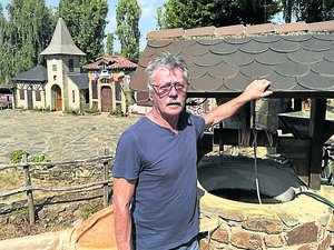 INTERVIEW. "Sur trois semaines, il attire environ 20 000 personnes" : l'événement estival, le spectacle son et lumière "Hier, un village", de retour pour sept représentations