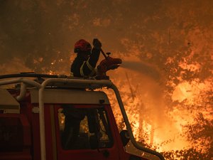 Incendies : les termes de "feu convectif" ont été employés pour désigner le sinistre qui frappe la Gironde, de quoi s'agit-il ?
