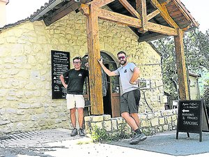 "On apporte des savoirs sur le terrain" : en Aveyron, ces accompagnateurs guident les randonnées tout au long de l'été