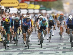 VIDÉOS. Tour de France 2026, 21e et dernière étape : à Van der Poel les Champs-Élysées, Pogacar fait le show pour son 5e sacre