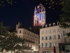 "Une expérience vivante et émotionnelle qui a nécessité des mois de travail" : à Rodez, Notre-Dame et le clocher en guest star d'un spectacle son et lumière qui va illuminer les soirées du 3 au 19 août