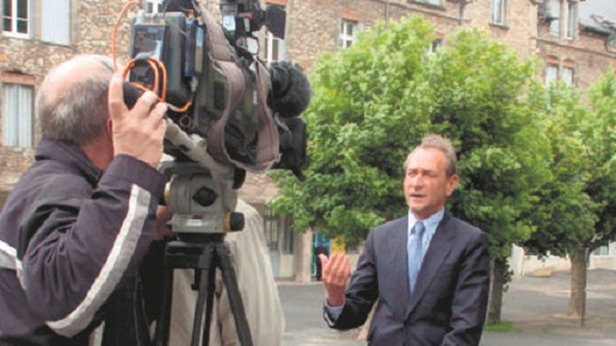 L&rsquo;ancien maire de Paris Bertrand Delanoë à Conques ce mercredi pour parler de cette vie menée passionnément