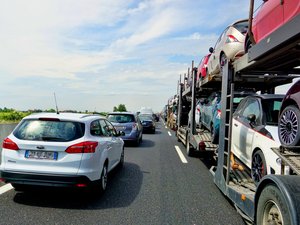 Week-end de chassé-croisé sur les routes de France : Bison Futé voit noir ce samedi 1er août, le trafic automobile sera aussi chargé les 31 juillet et 2 août, à quoi s'attendre ?