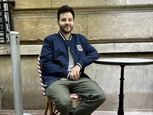 "Je pense que la philo, c'est pour tout le monde" : installé à Paris, l'Aveyronnais Noé Jacomet partage sa passion sur YouTube et les plateformes audio