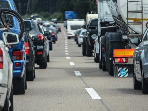 Chassé-croisé sur les routes de France : A75, A9, A7, A63, A62... Bison Futé voit noir ce dimanche 2 août, voici les axes et les heures à éviter pour ne pas se retrouver dans les bouchons