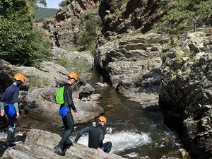 Sécheresse : face au manque d'eau, ce canyon de l'Aveyron ferme aux activités sportives aquatiques