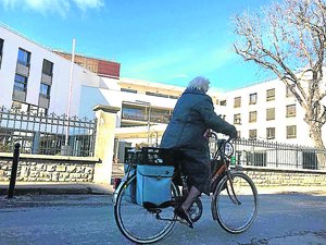 Les cyclistes interdits dans certaines rues du centre de Millau : le nouvel arrêté relance le débat sur les mobilités douces