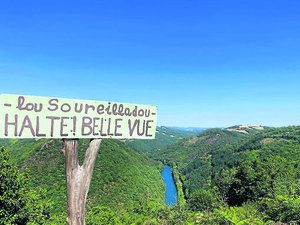 Votre été en Aveyron : ses paysages vallonnés et ses moulins, ses coins d'eau et sa gastronomie, une autre façon de découvrir le Réquistanais