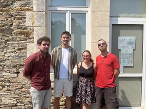 Rodez. Ils font battre le coeur culturel de l'Aveyron (4/7). "Voyager en restant chez soi" : Basile Delbruel, une vie dans l'Estafette à sillonner les routes de l'Aveyron au volant d'une scène guinguette itinérante
