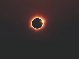Éclipse solaire du 12 août : port de lunettes obligatoire, choses à ne pas faire... La préfecture de l'Aveyron rappelle les bonnes pratiques à adopter