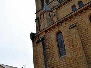 "Nous avons été obligés de fermer le parvis" : le clocher de cette église de l'Aveyron endommagé après avoir été frappé par la foudre lors d'une nuit d'orages