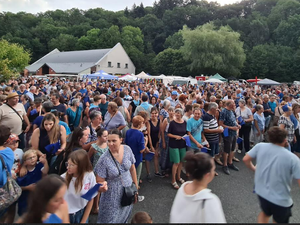 "Nous avons besoin de tout le monde" : tous dans ce village de l'Aveyron pour tenter de battre le record du monde du plus grand brise-pied
