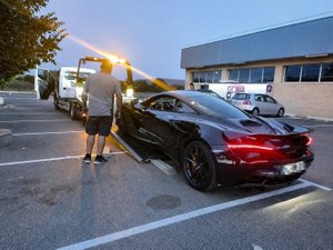Il apprend à conduire en prenant la McLaren de ses parents : le jeune sans permis passe devant les gendarmes à 155 km/h